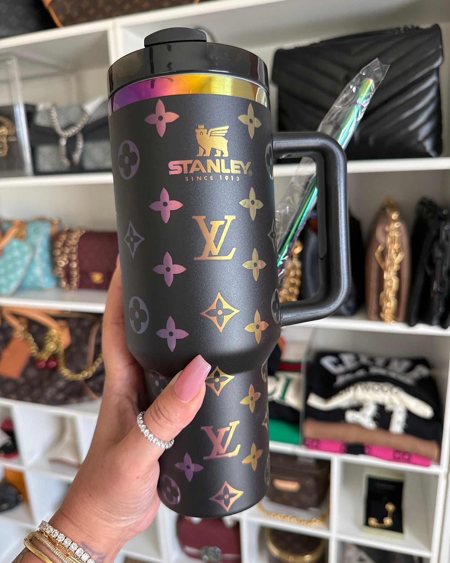 40oz luxury-inspired travel cup – rainbow black